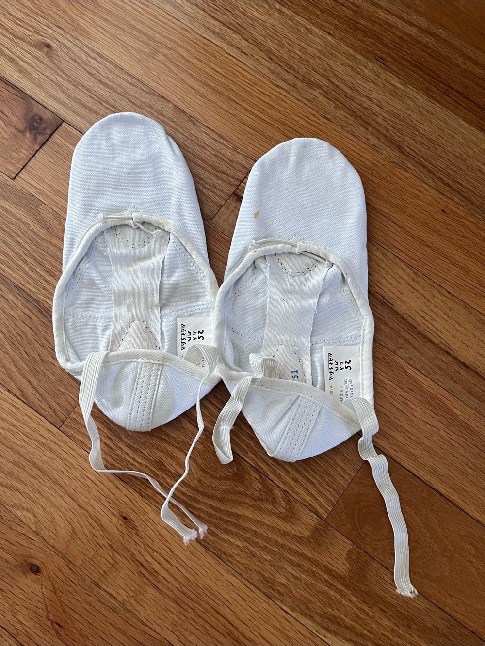 Sansha White Canvas Ballet Shoes with un-sewn elastics